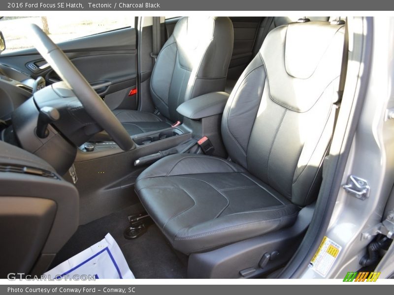 Tectonic / Charcoal Black 2016 Ford Focus SE Hatch