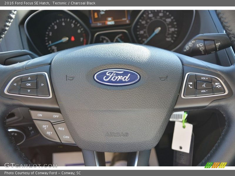 Tectonic / Charcoal Black 2016 Ford Focus SE Hatch
