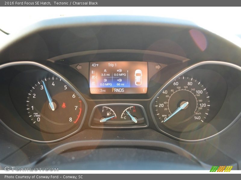 Tectonic / Charcoal Black 2016 Ford Focus SE Hatch