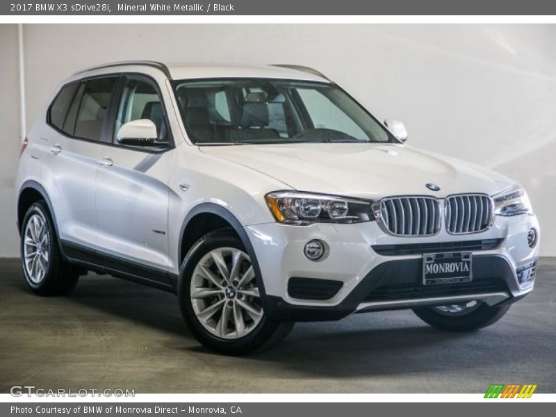 Front 3/4 View of 2017 X3 sDrive28i