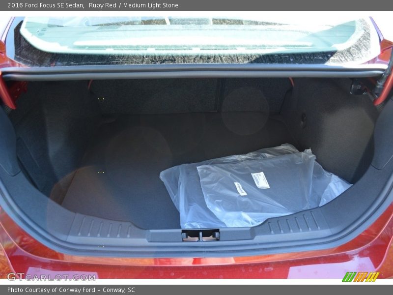 Ruby Red / Medium Light Stone 2016 Ford Focus SE Sedan