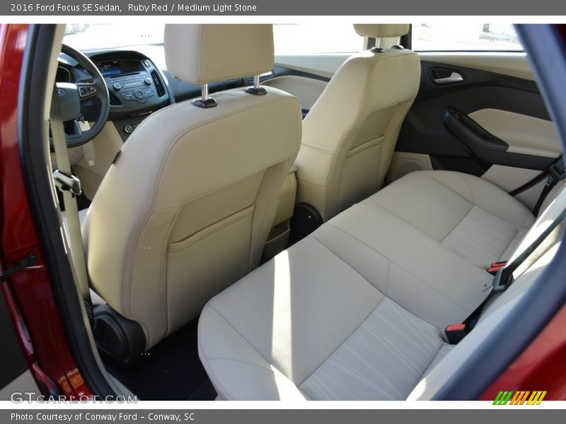 Ruby Red / Medium Light Stone 2016 Ford Focus SE Sedan