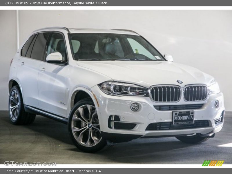 Front 3/4 View of 2017 X5 xDrive40e iPerformance