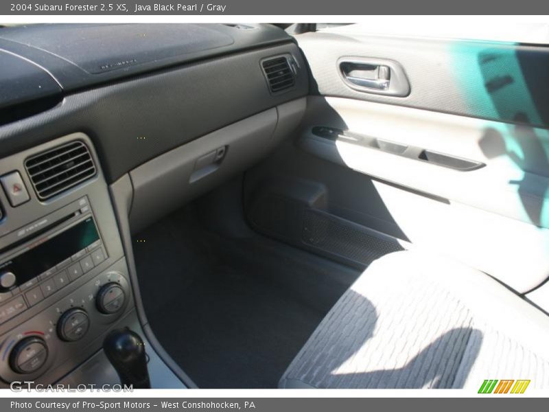 Java Black Pearl / Gray 2004 Subaru Forester 2.5 XS