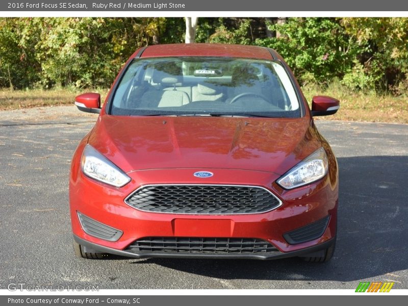 Ruby Red / Medium Light Stone 2016 Ford Focus SE Sedan