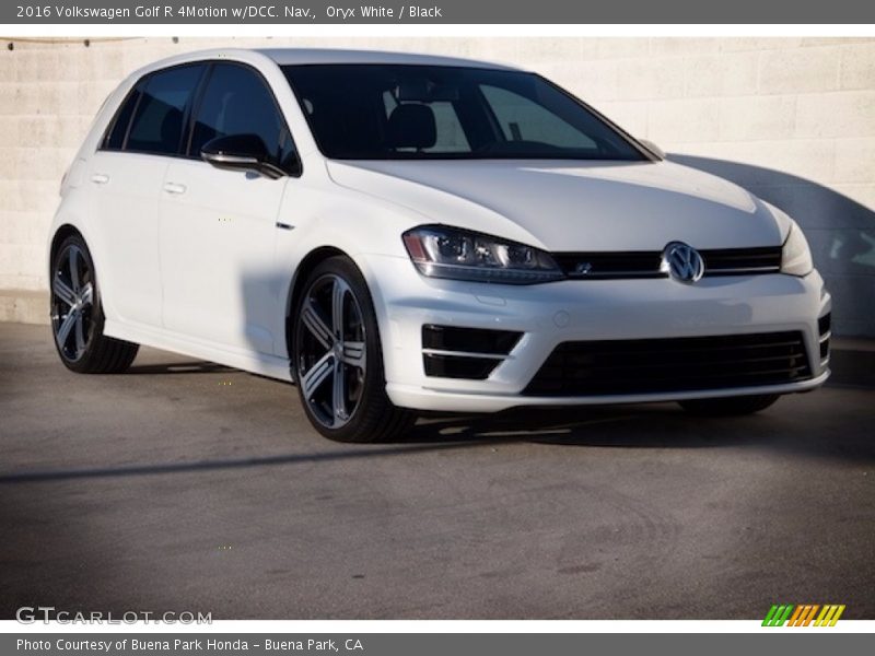 Oryx White / Black 2016 Volkswagen Golf R 4Motion w/DCC. Nav.