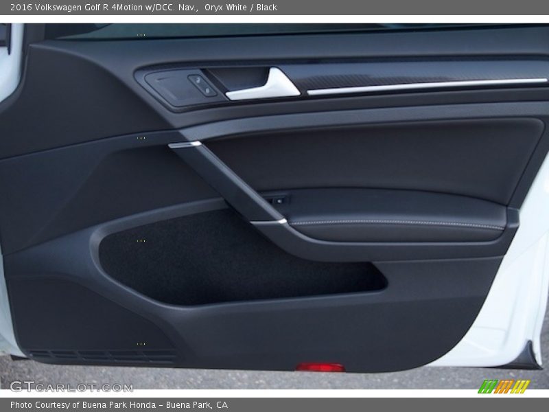 Oryx White / Black 2016 Volkswagen Golf R 4Motion w/DCC. Nav.