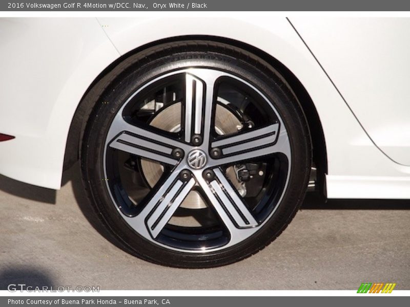 Oryx White / Black 2016 Volkswagen Golf R 4Motion w/DCC. Nav.