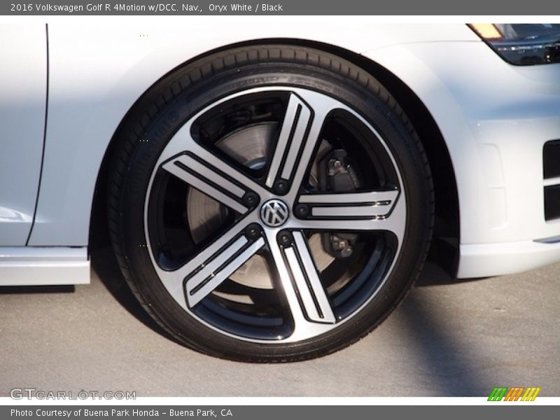 Oryx White / Black 2016 Volkswagen Golf R 4Motion w/DCC. Nav.