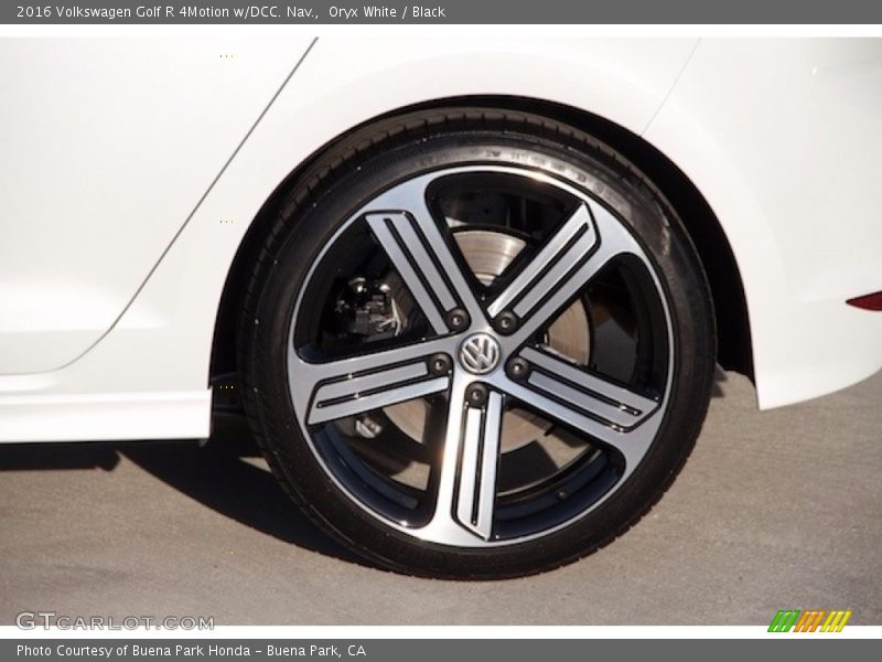 Oryx White / Black 2016 Volkswagen Golf R 4Motion w/DCC. Nav.