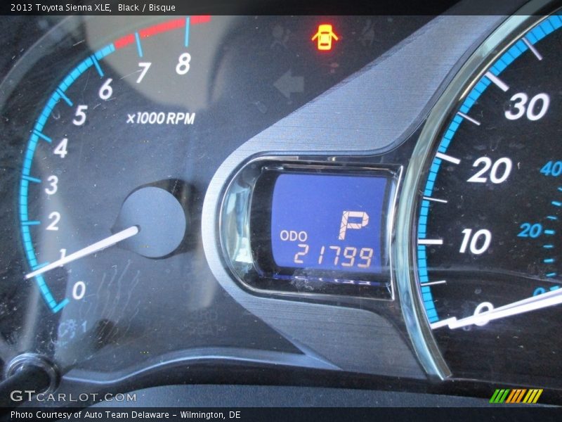 Black / Bisque 2013 Toyota Sienna XLE