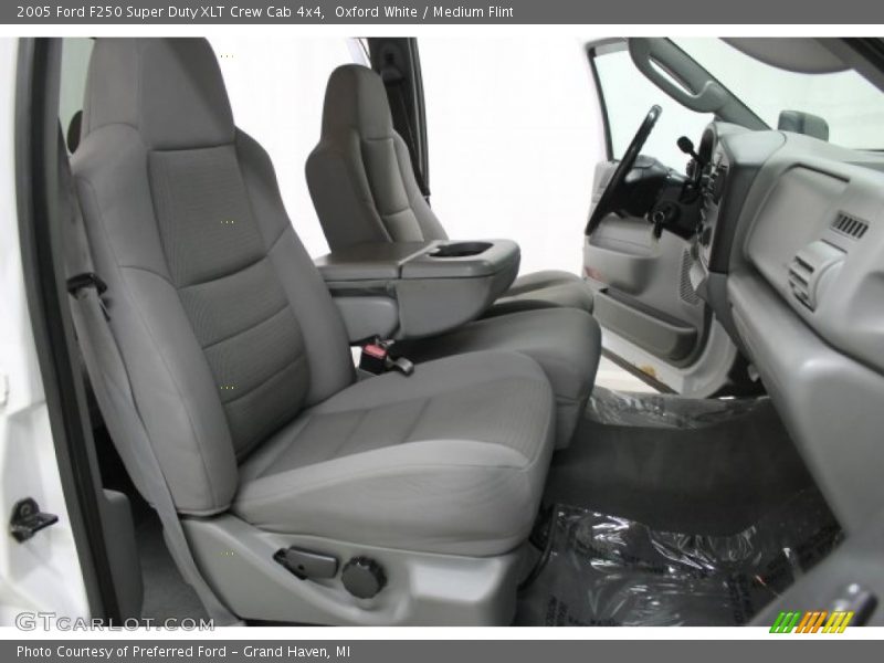 Oxford White / Medium Flint 2005 Ford F250 Super Duty XLT Crew Cab 4x4