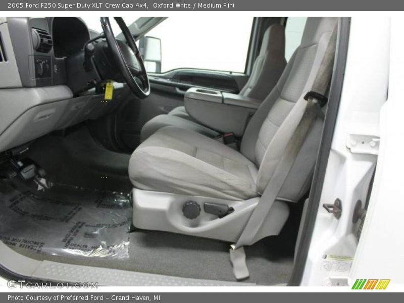 Oxford White / Medium Flint 2005 Ford F250 Super Duty XLT Crew Cab 4x4