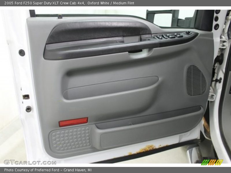 Oxford White / Medium Flint 2005 Ford F250 Super Duty XLT Crew Cab 4x4