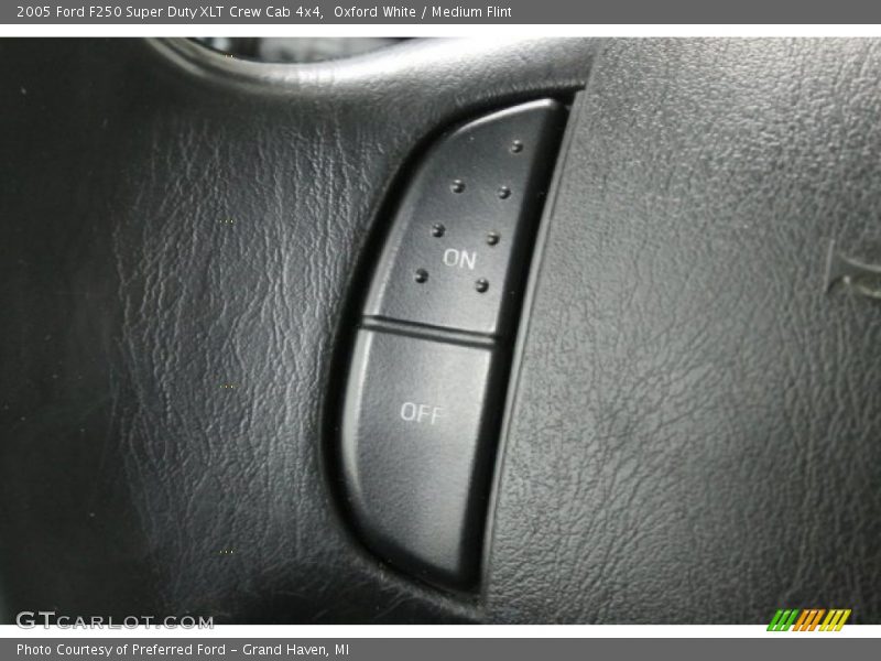 Oxford White / Medium Flint 2005 Ford F250 Super Duty XLT Crew Cab 4x4