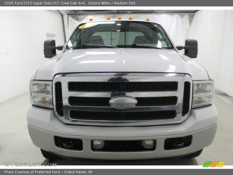 Oxford White / Medium Flint 2005 Ford F250 Super Duty XLT Crew Cab 4x4