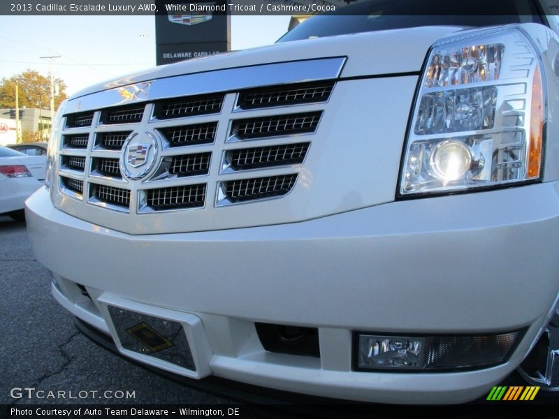 White Diamond Tricoat / Cashmere/Cocoa 2013 Cadillac Escalade Luxury AWD