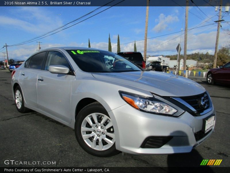 Brilliant Silver / Charcoal 2016 Nissan Altima 2.5 S