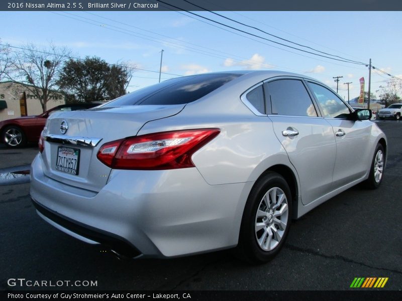 Brilliant Silver / Charcoal 2016 Nissan Altima 2.5 S