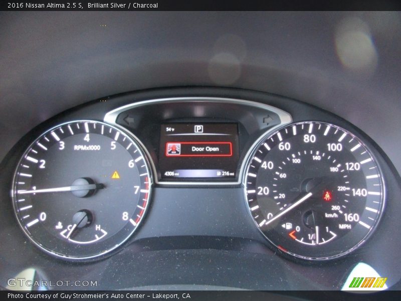 Brilliant Silver / Charcoal 2016 Nissan Altima 2.5 S