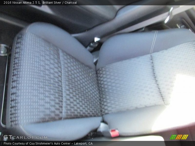 Brilliant Silver / Charcoal 2016 Nissan Altima 2.5 S