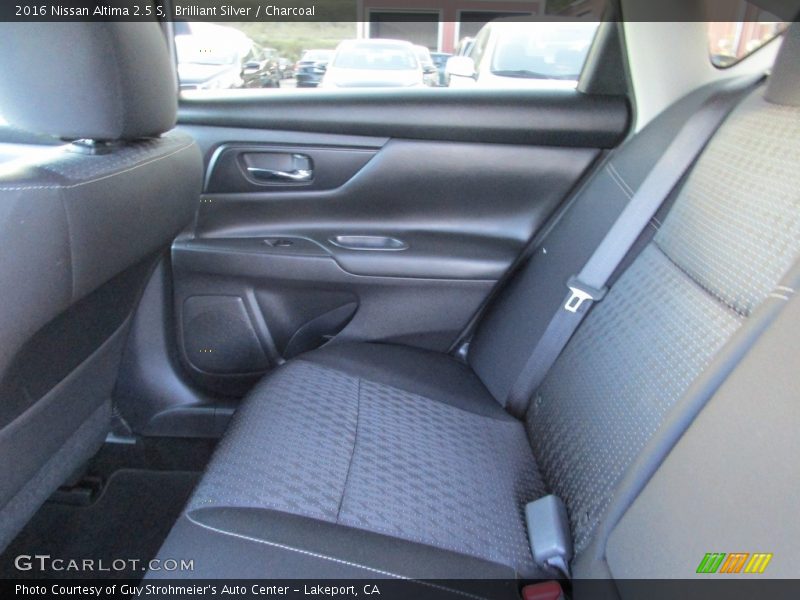 Brilliant Silver / Charcoal 2016 Nissan Altima 2.5 S