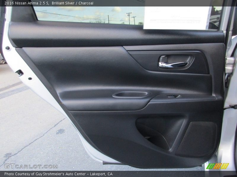 Brilliant Silver / Charcoal 2016 Nissan Altima 2.5 S