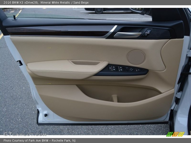 Mineral White Metallic / Sand Beige 2016 BMW X3 xDrive28i