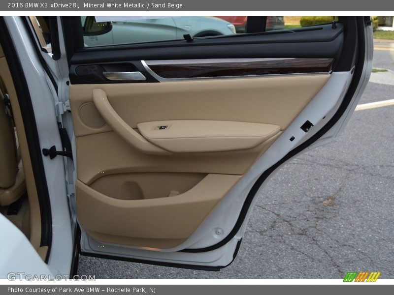 Mineral White Metallic / Sand Beige 2016 BMW X3 xDrive28i