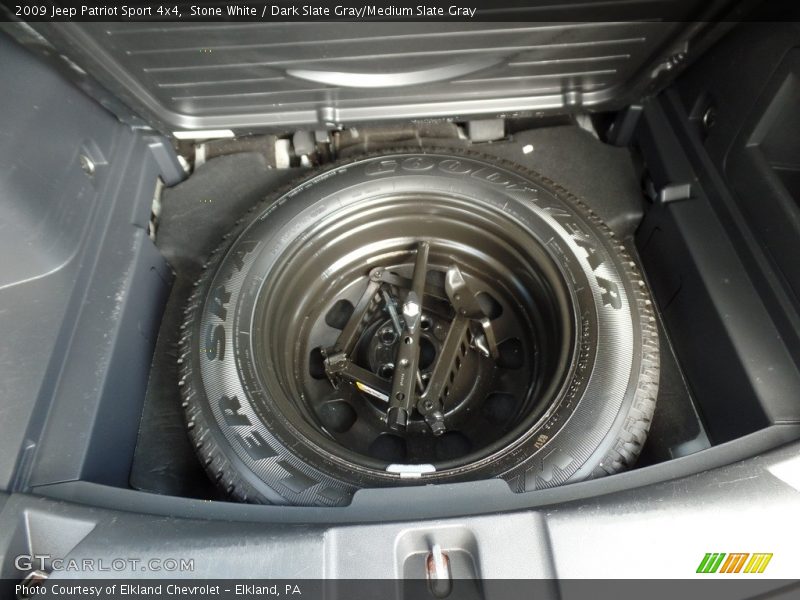Stone White / Dark Slate Gray/Medium Slate Gray 2009 Jeep Patriot Sport 4x4