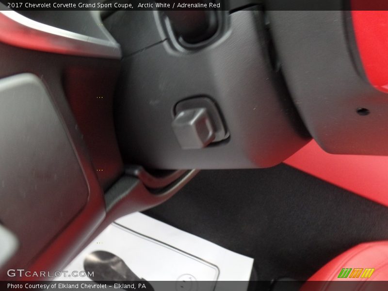 Arctic White / Adrenaline Red 2017 Chevrolet Corvette Grand Sport Coupe