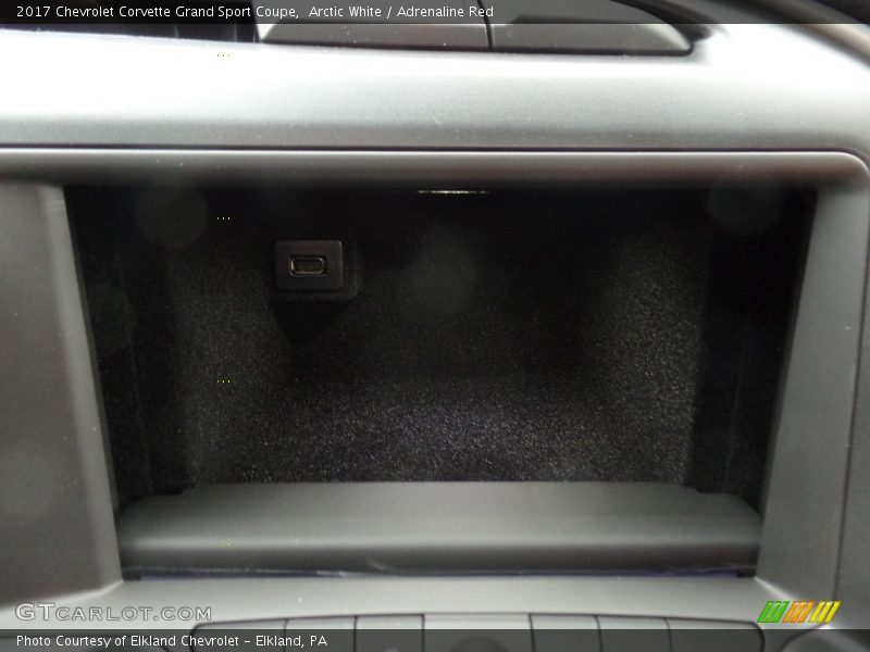 Arctic White / Adrenaline Red 2017 Chevrolet Corvette Grand Sport Coupe