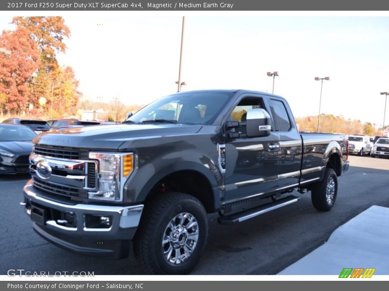 Magnetic / Medium Earth Gray 2017 Ford F250 Super Duty XLT SuperCab 4x4