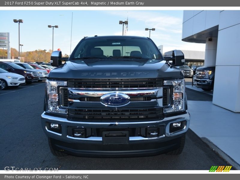 Magnetic / Medium Earth Gray 2017 Ford F250 Super Duty XLT SuperCab 4x4