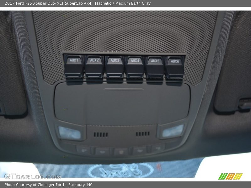 Magnetic / Medium Earth Gray 2017 Ford F250 Super Duty XLT SuperCab 4x4