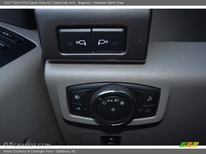 Magnetic / Medium Earth Gray 2017 Ford F250 Super Duty XLT SuperCab 4x4