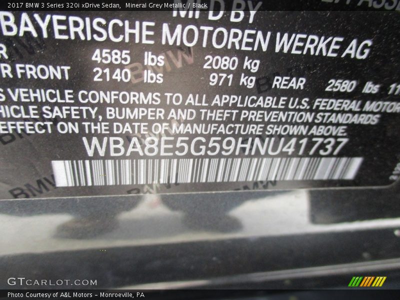 Mineral Grey Metallic / Black 2017 BMW 3 Series 320i xDrive Sedan
