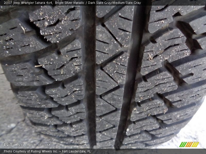Bright Silver Metallic / Dark Slate Gray/Medium Slate Gray 2007 Jeep Wrangler Sahara 4x4