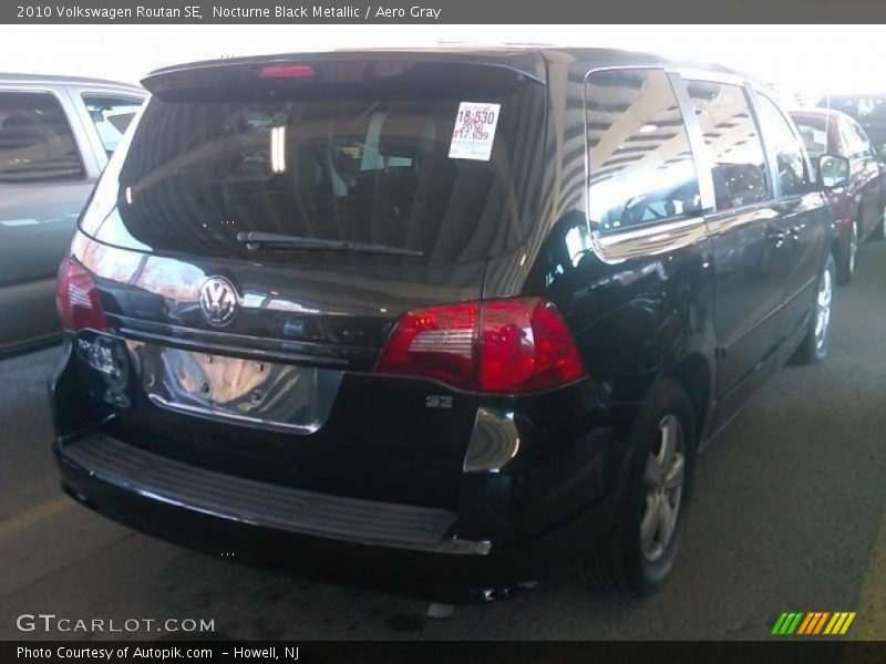 Nocturne Black Metallic / Aero Gray 2010 Volkswagen Routan SE