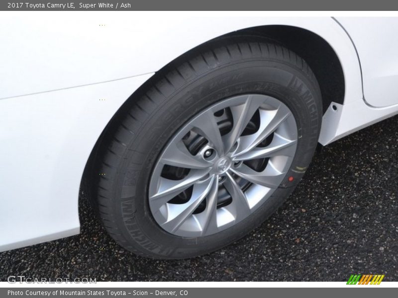Super White / Ash 2017 Toyota Camry LE