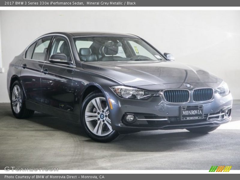 Front 3/4 View of 2017 3 Series 330e iPerfomance Sedan