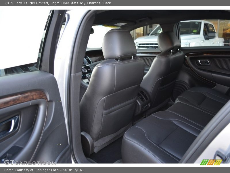Ingot Silver Metallic / Charcoal Black 2015 Ford Taurus Limited