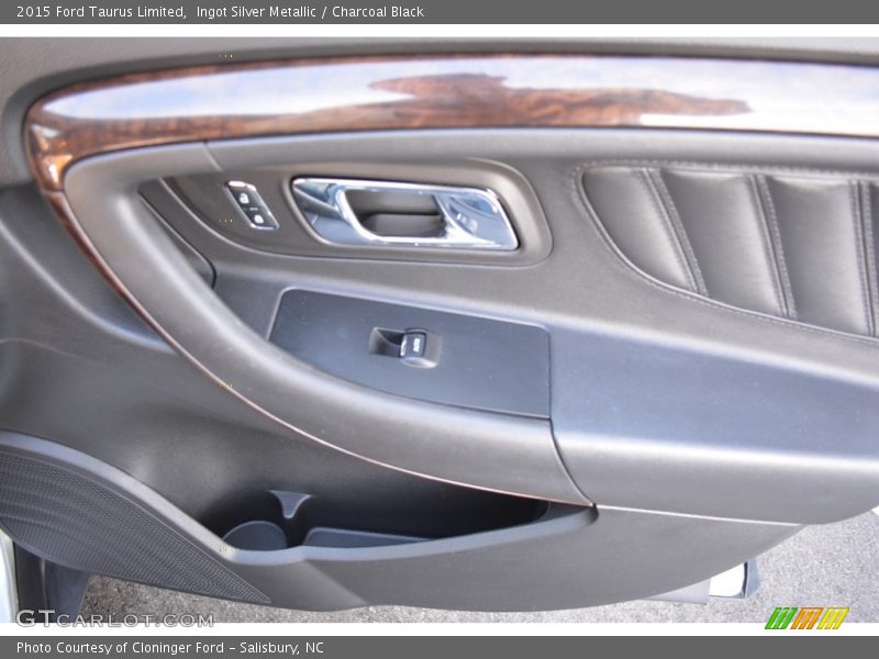 Ingot Silver Metallic / Charcoal Black 2015 Ford Taurus Limited