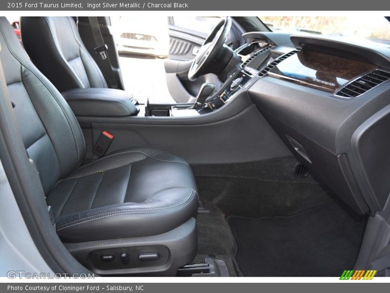 Ingot Silver Metallic / Charcoal Black 2015 Ford Taurus Limited