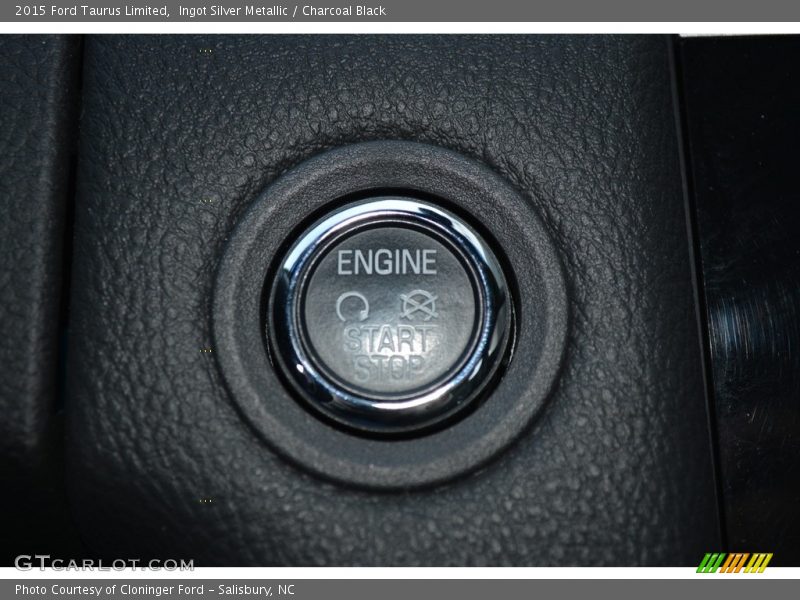 Ingot Silver Metallic / Charcoal Black 2015 Ford Taurus Limited