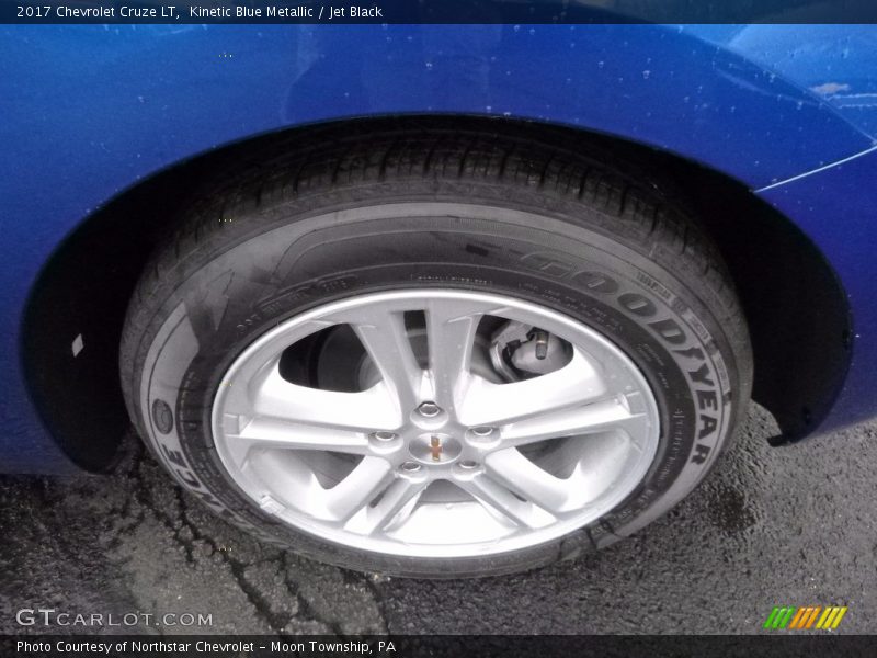 Kinetic Blue Metallic / Jet Black 2017 Chevrolet Cruze LT