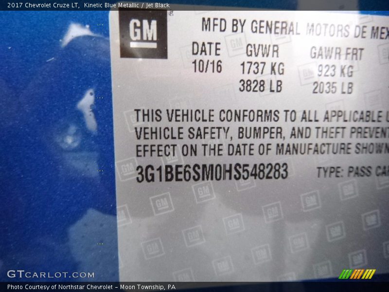 Kinetic Blue Metallic / Jet Black 2017 Chevrolet Cruze LT