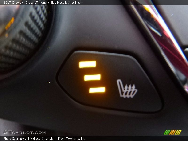 Kinetic Blue Metallic / Jet Black 2017 Chevrolet Cruze LT