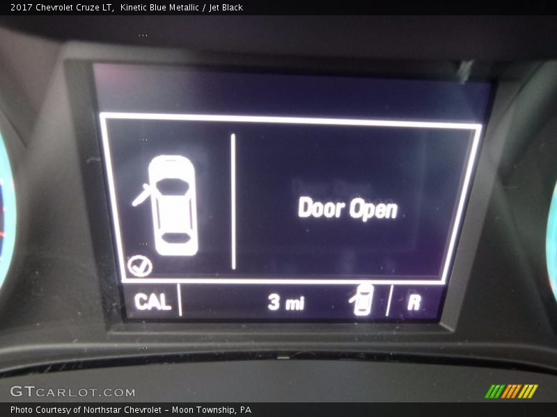 Kinetic Blue Metallic / Jet Black 2017 Chevrolet Cruze LT