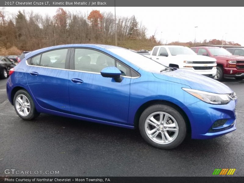 Kinetic Blue Metallic / Jet Black 2017 Chevrolet Cruze LT